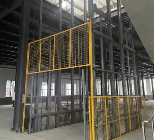 王五镇请详细介绍一下货梯安装在室外的维护方法